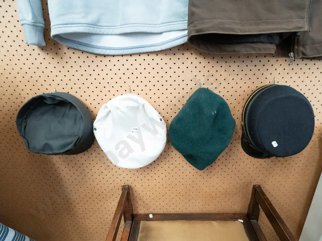 beret, 3 other hats Image 1++