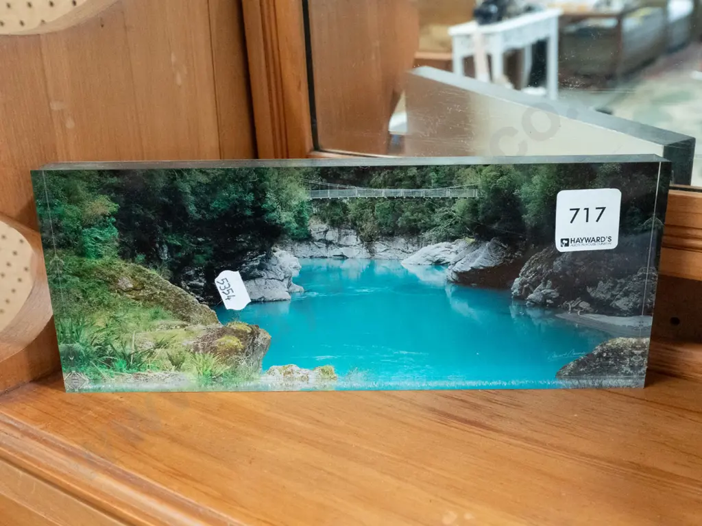 photo print behind perspex Image 1++