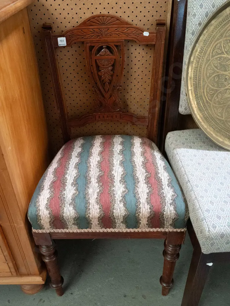 turned carved shield back chair Image 1++