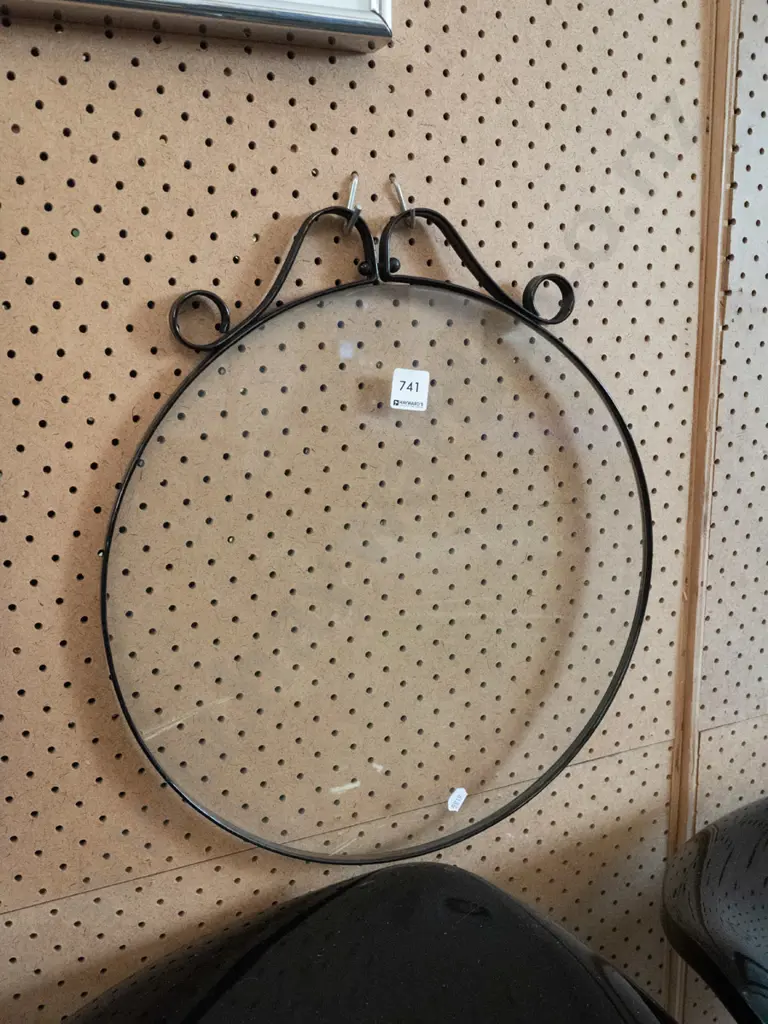 retro circular glass picture frame Image 1++