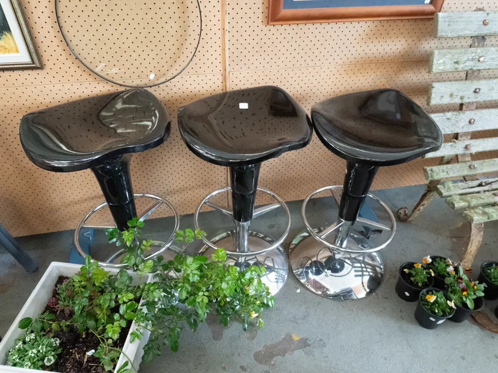 3x chrome and black plastic bar stools Image 1++