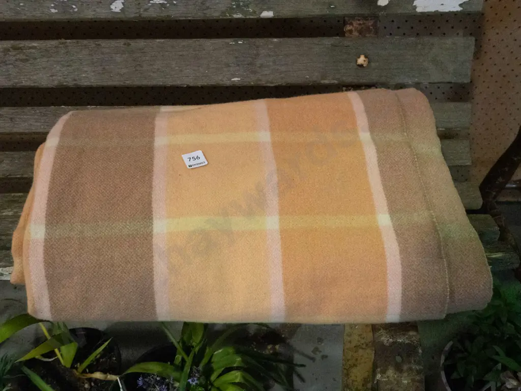 checked woollen blanket Image 1++