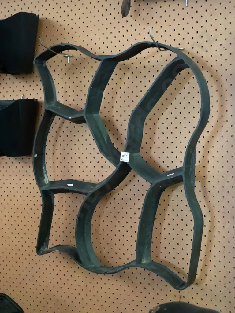 plastic gravel path form Image 1++