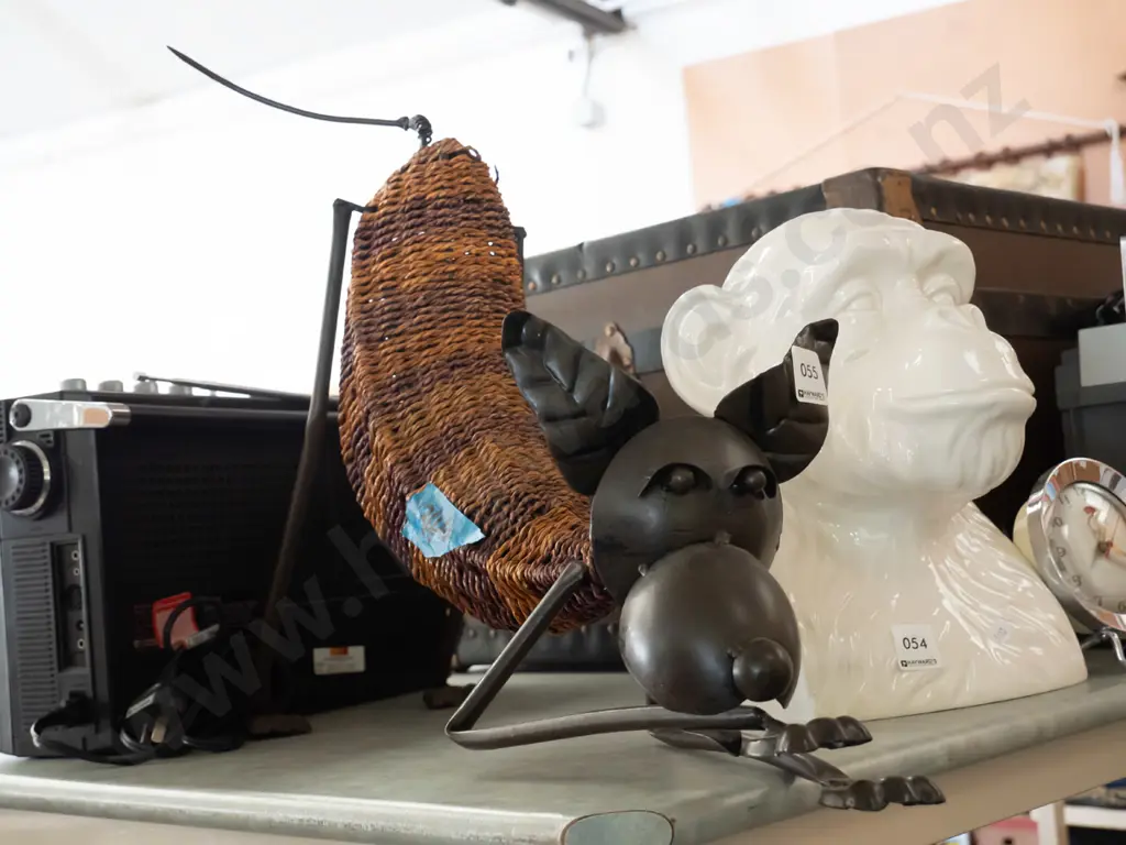 seagrass and metal dog figurine Image 1++