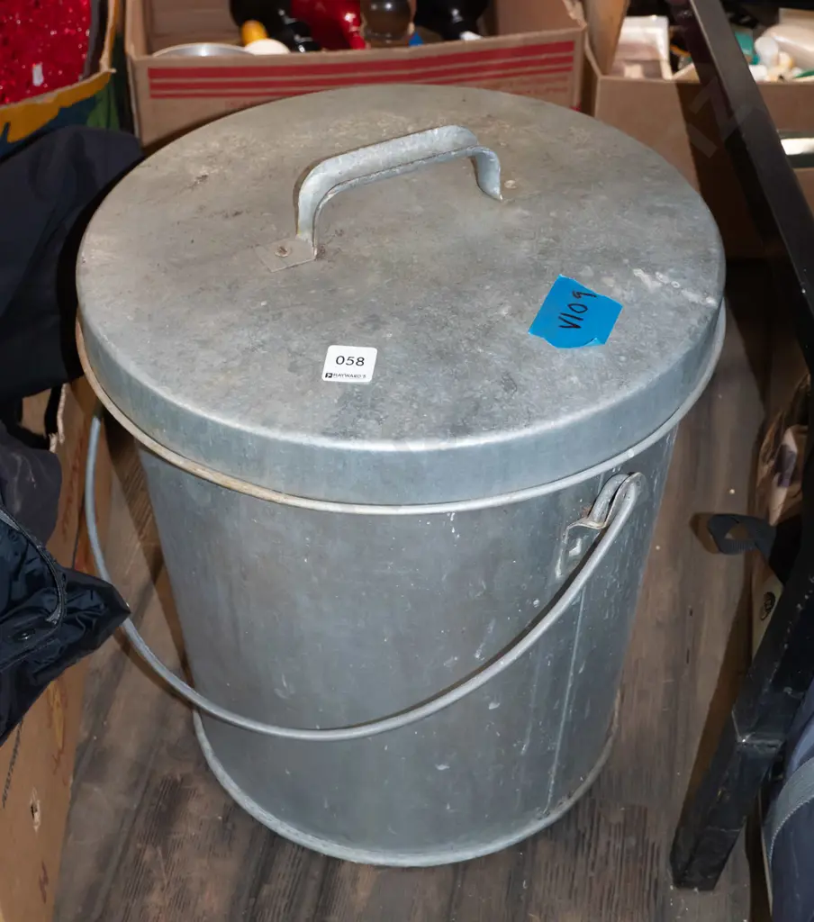 galvanised ash can Image 1++