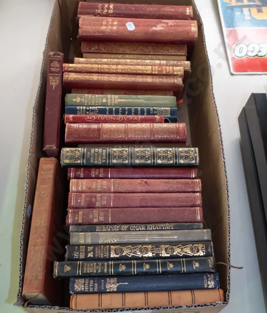 box; vintage books Image 1++