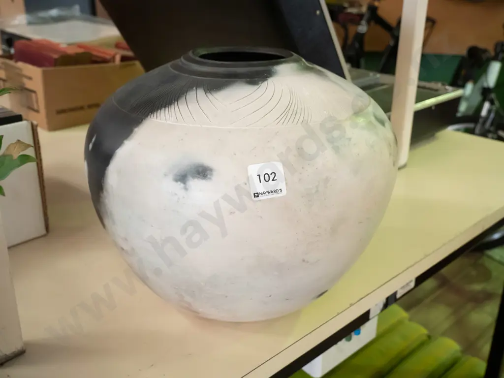 Bernie Foster studio pottery vase Image 1++