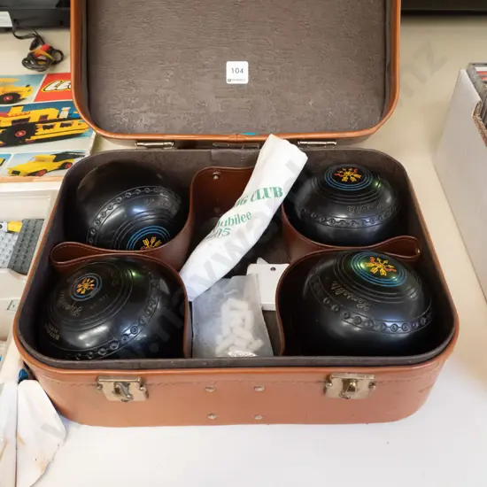 vinyl bowls bag, Henselite bowls etc