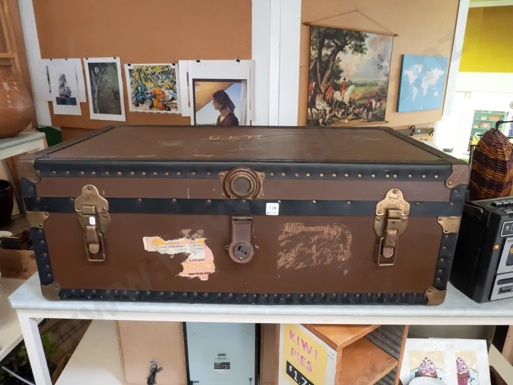 travelling trunk Image 1++