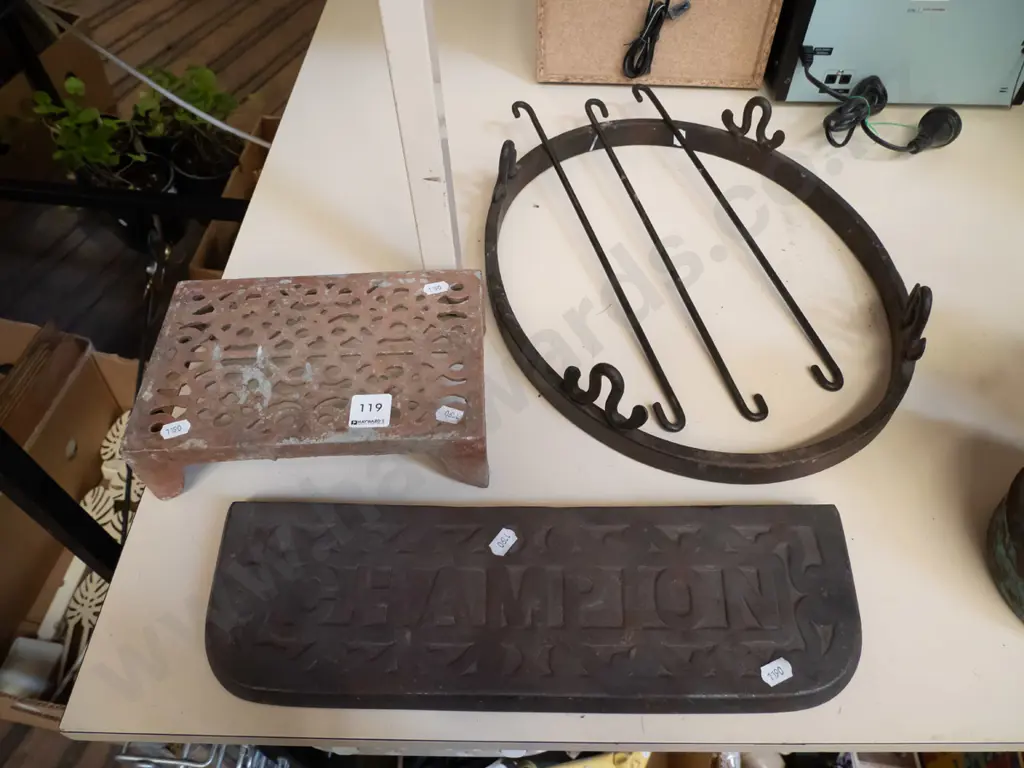 cast metal trivet, Champion stove part, hanging metal kitchen rack Image 1++