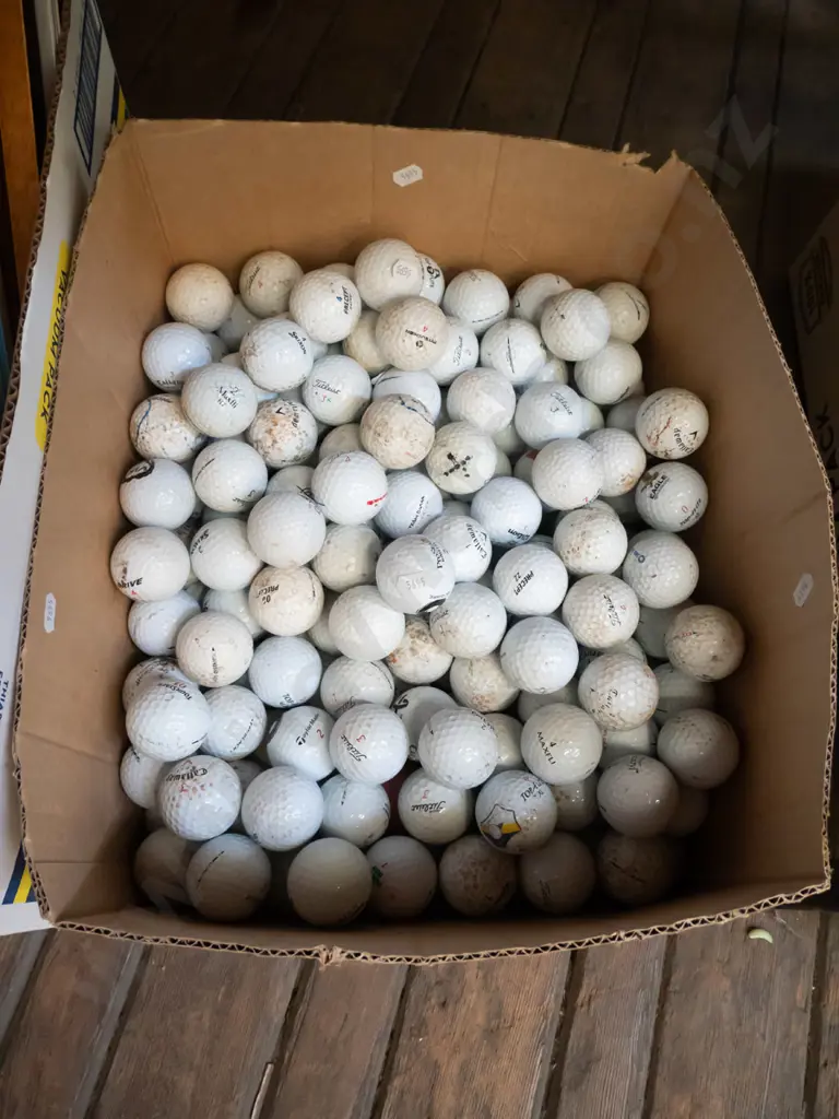 box; golf balls Image 1++
