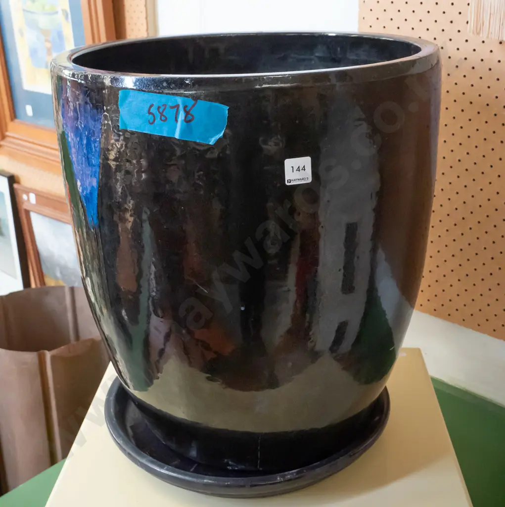 black garden planter H-500 Image 1++