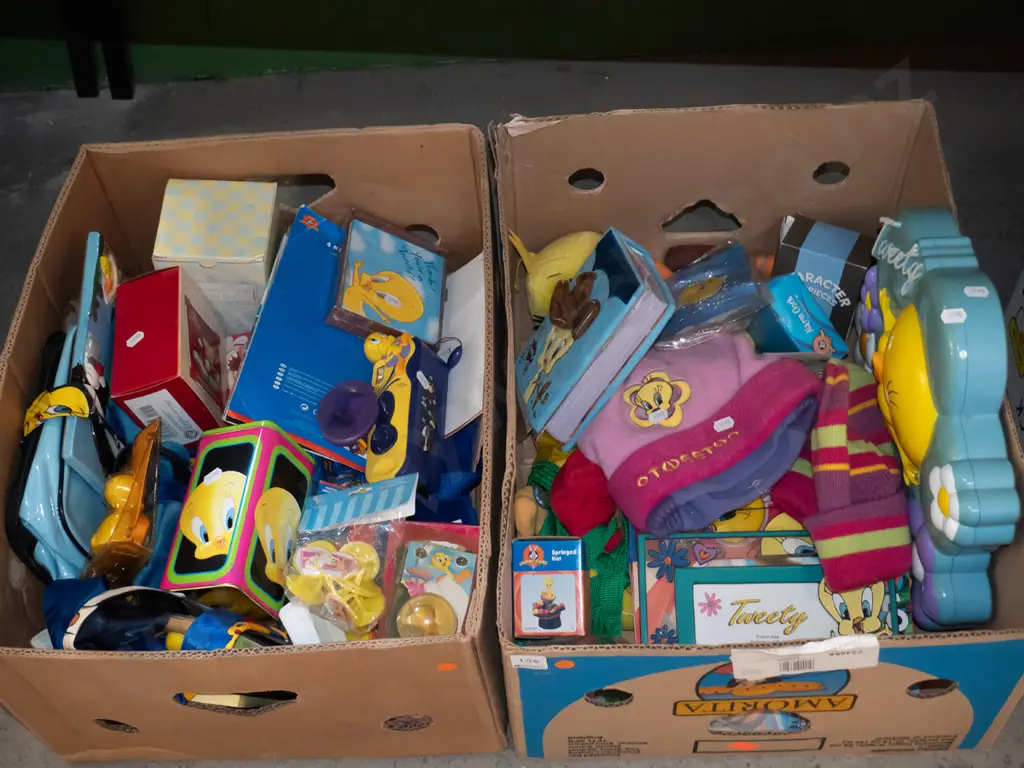 2x boxes of Tweetie Bird items - orange dots Image 1++