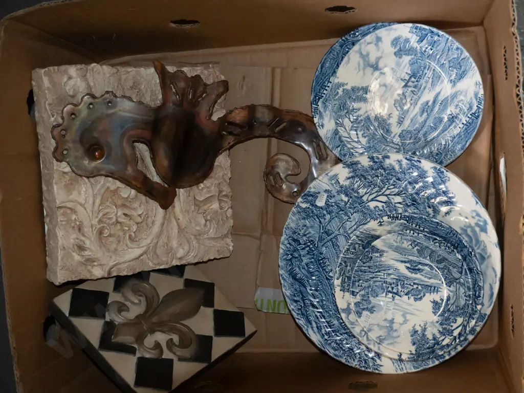 box; Ridgeway blue and white plates, bowls, copper seahorse Image 1++