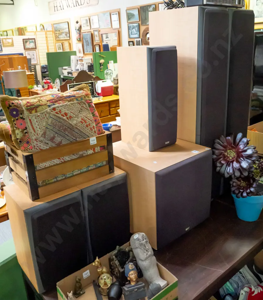 B&W surround sound system - 6 speakers Image 1++