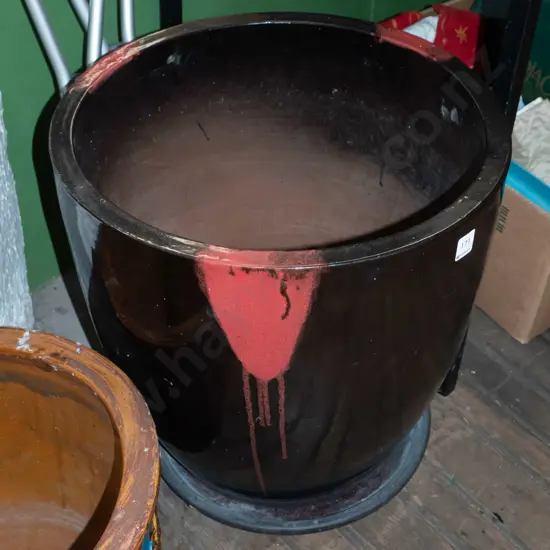 large black and red glazed planter H-500