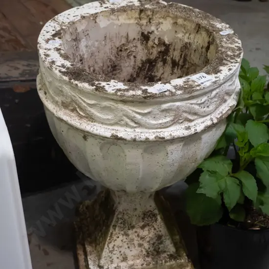 concrete garden urn H-510