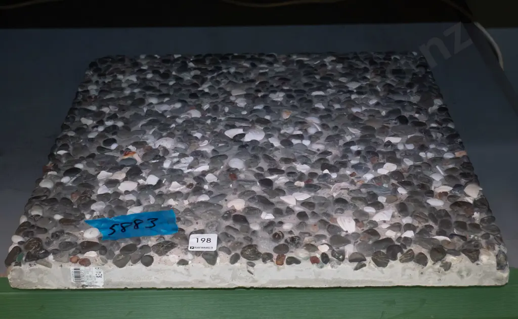 exposed aggregate garden tile L-450 W-450 Image 1++