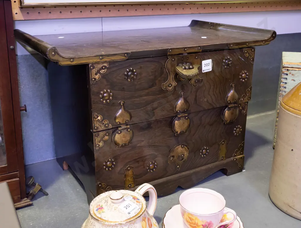 small Asian chest - hinges need attention H-350 Image 1++