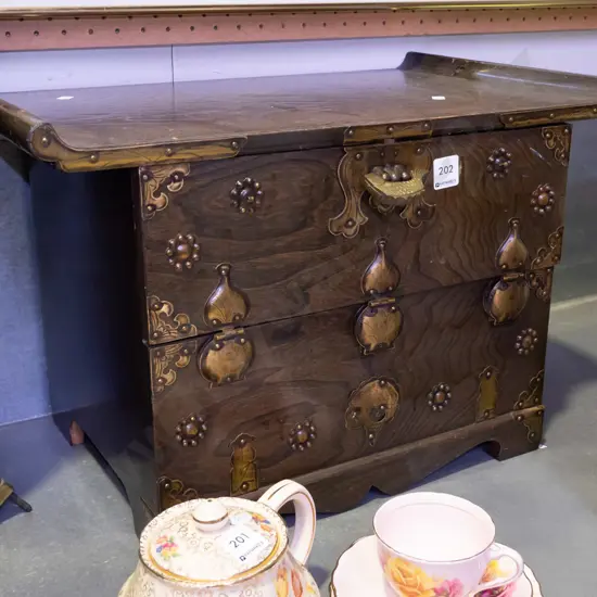 small Asian chest - hinges need attention H-350