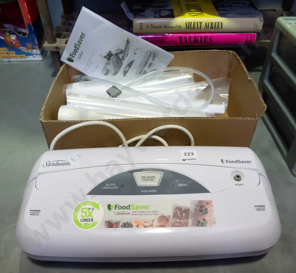 Sunbeam Foodsaver and accessories Image 1++