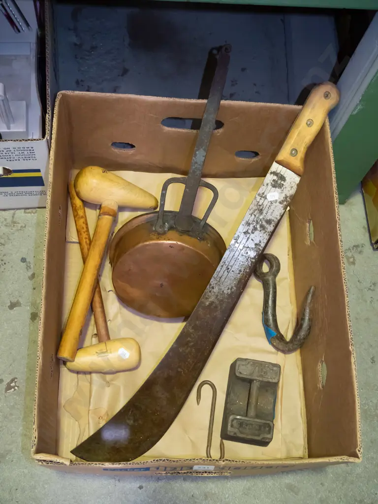 box; machete, wooden mallets, vintage copper frying pane etc Image 1++
