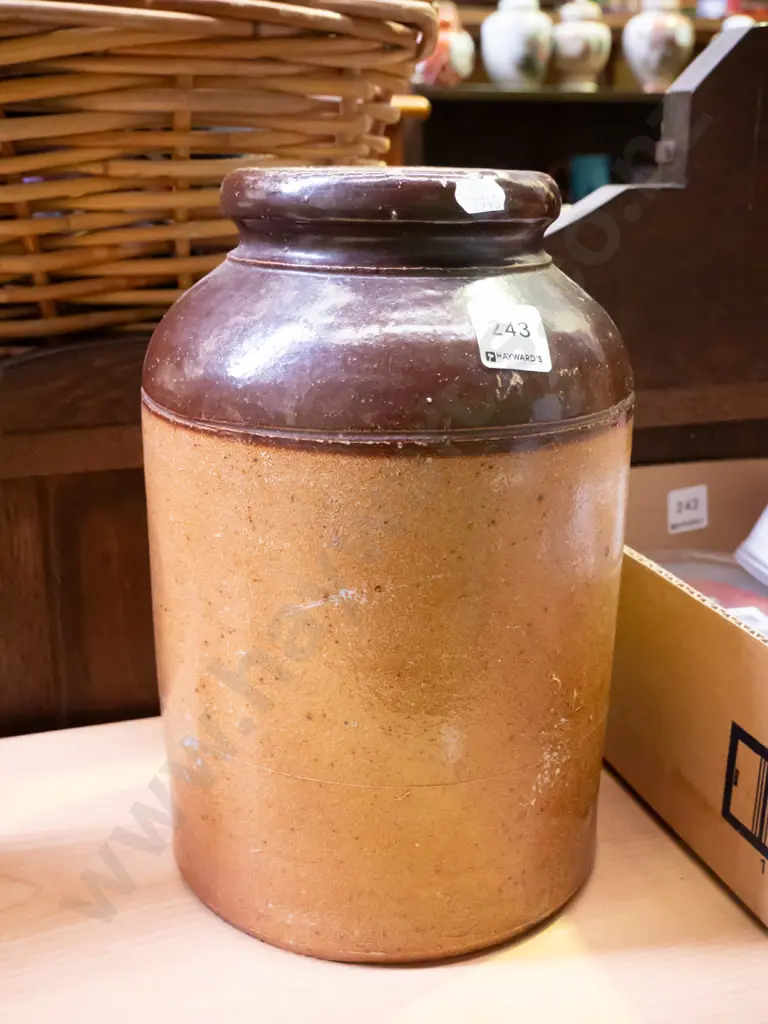 wide mouth crock Image 1++