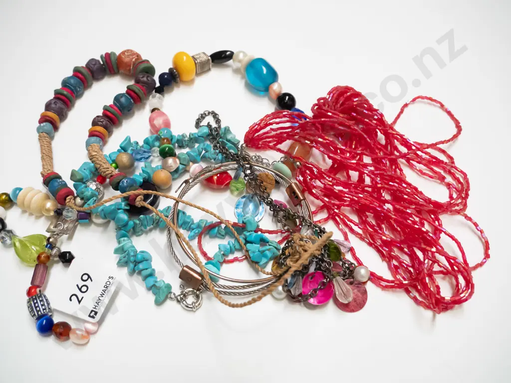 costume jewellery necklaces etc Image 1++