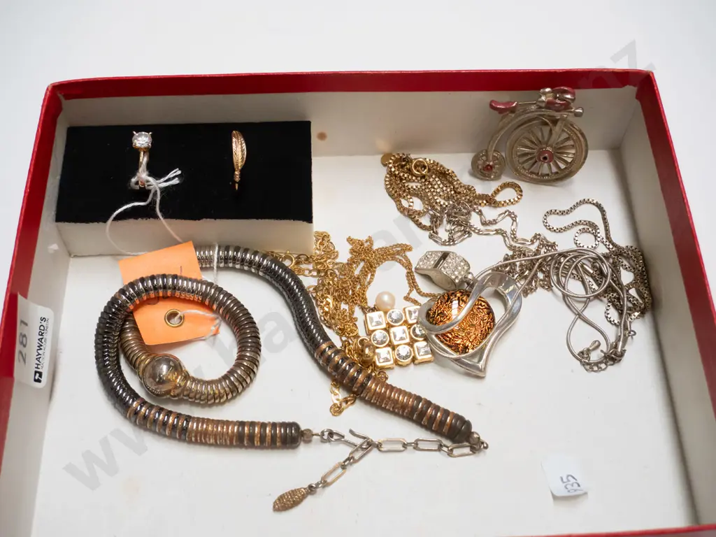 tray of costume jewellery Image 1++