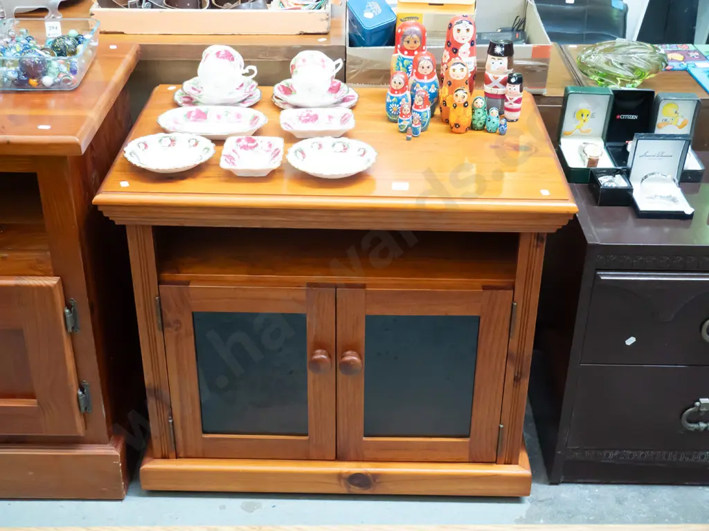 solid pine 2 glazed door entertainment unit H-620 W-730 D-490 Image 1++