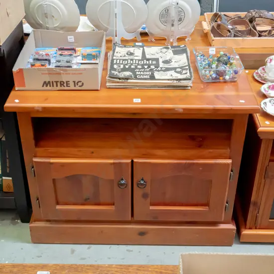 pine 2 door entertainment unit H-720 W-900 D-460