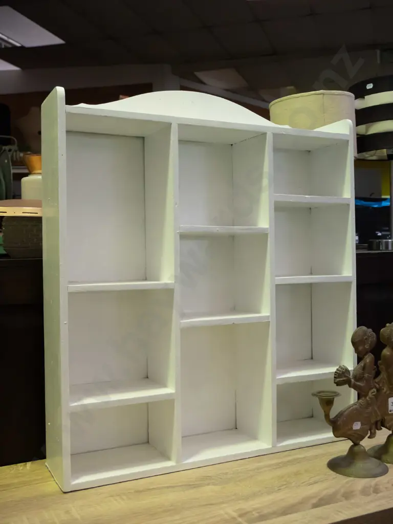 white painted wooden bookcase with display shelves H-580  Image 1++