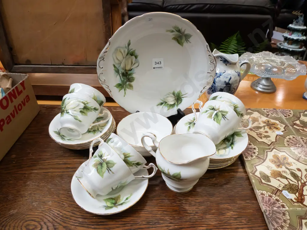 Royal Standard white rose ta set Image 1++