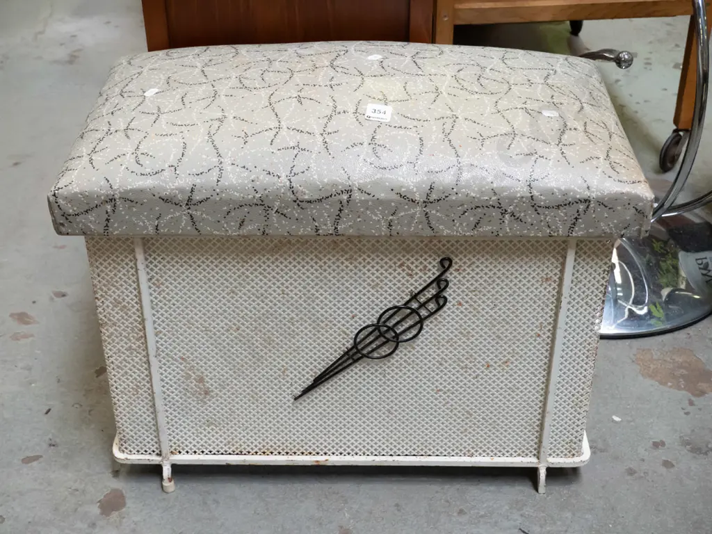 retro metal and vinyl coal bin - some rusting Image 1++