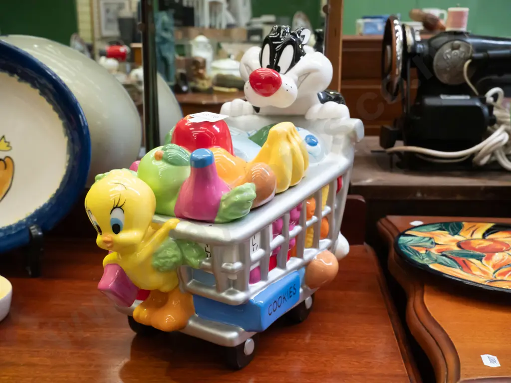 Tweetie Bird biscuit barrel Image 1++