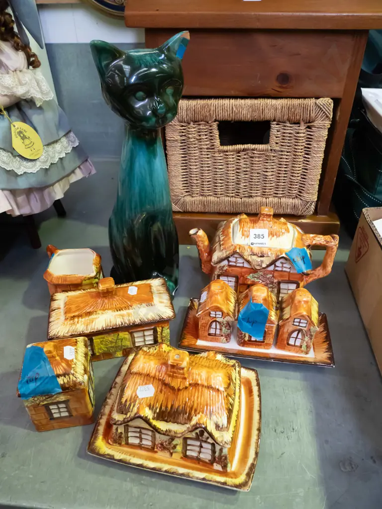 English cottage teapot, cover dishes - many faults, Blue Mountain cat - chip to ear Image 1++