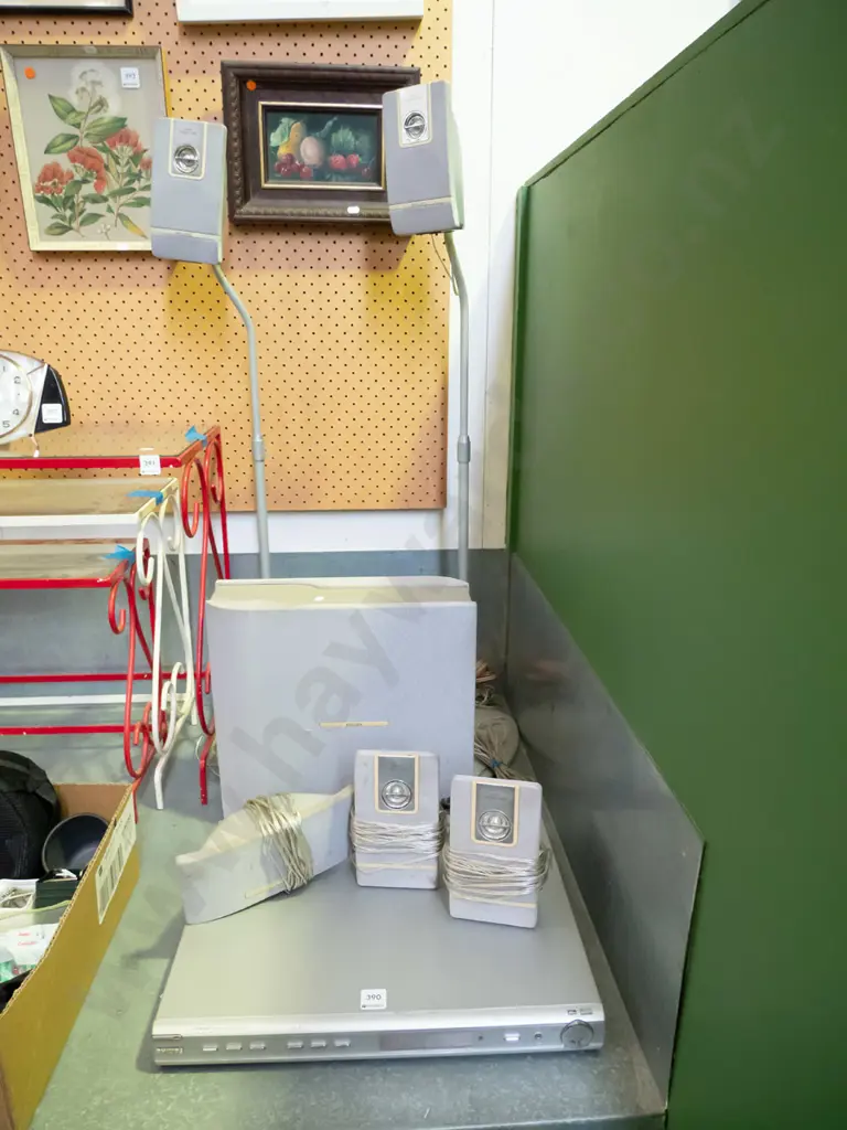 Phillips home theatre surround sound system  Image 1++