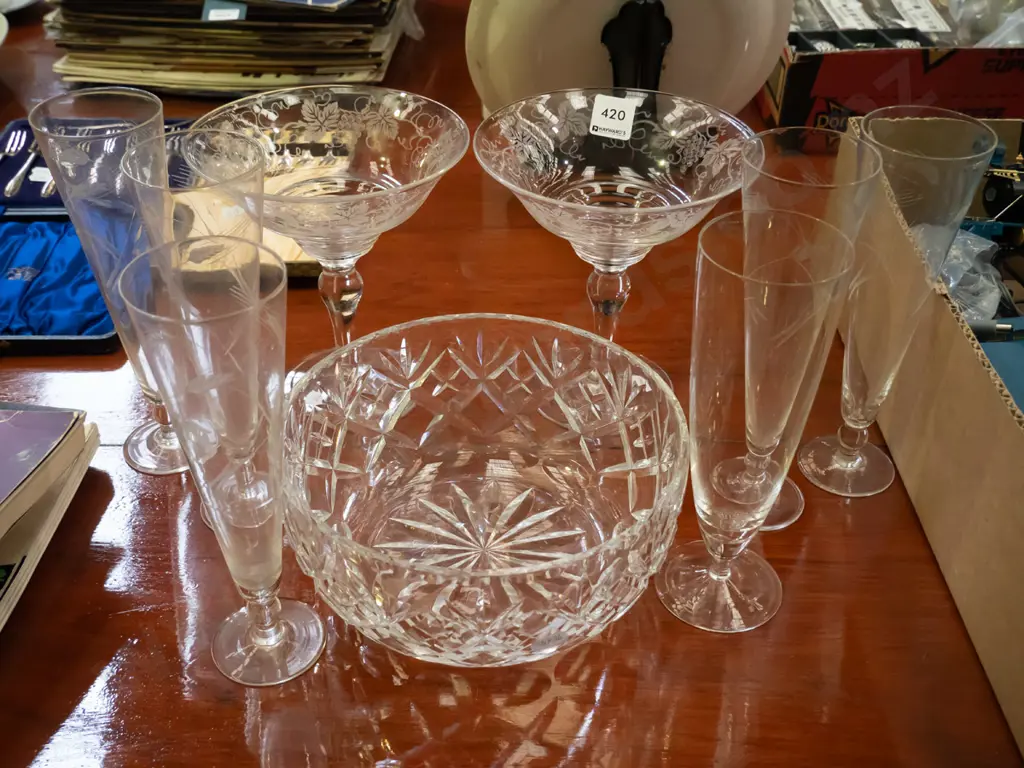 etched comports, crystal bowl, 6x parfait glasses Image 1++