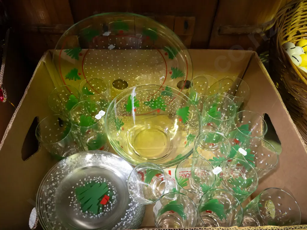 box; glass Xmas themed glasses, bowls, plates Image 1++