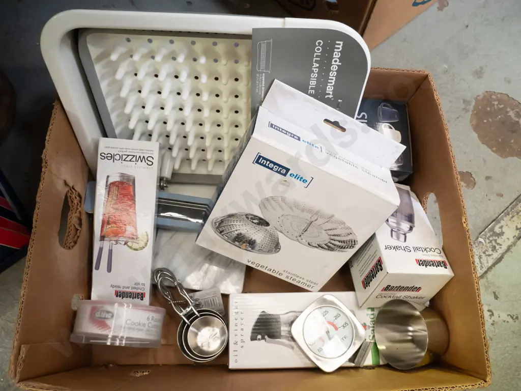 box; dish rack, measuring spoons, cookie cutters etc Image 1++