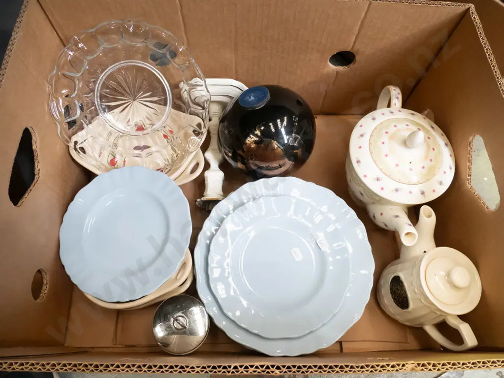 box; ornamental ball, egg coddler, glass bowl etc Image 1++