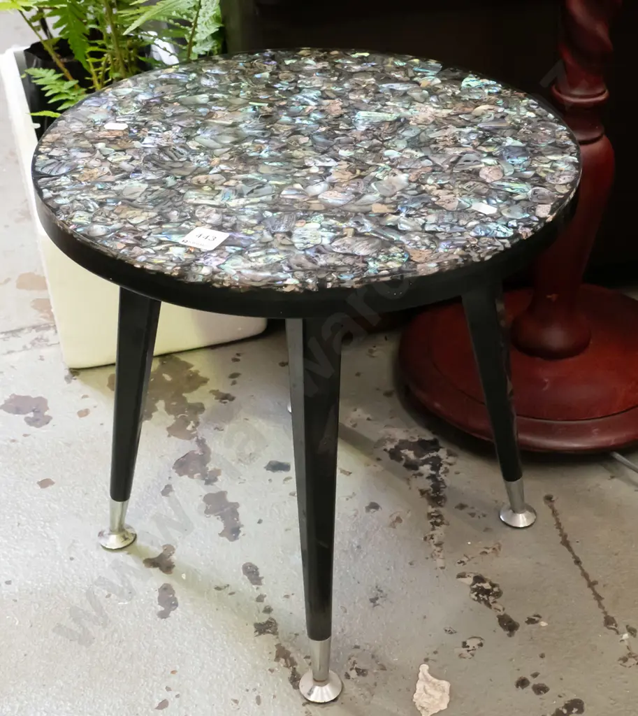 retro paua topped end table Image 1++