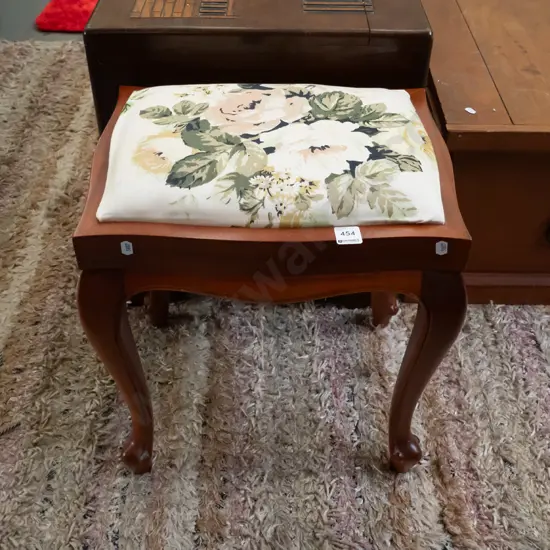 cab leg stool