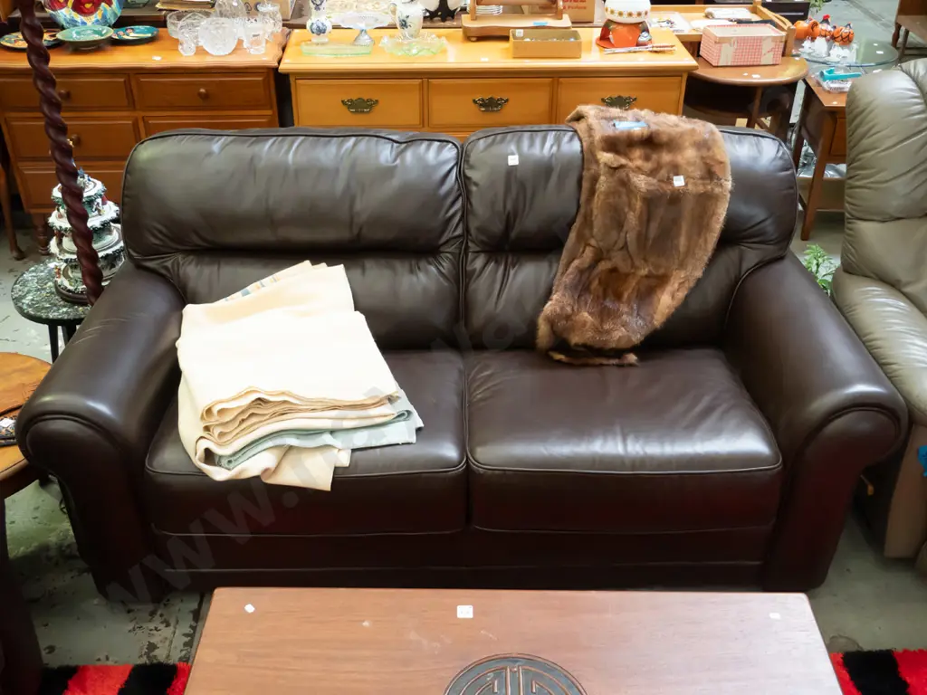 quality  Nood brown leather rolled arm 2 seater settee Image 1++