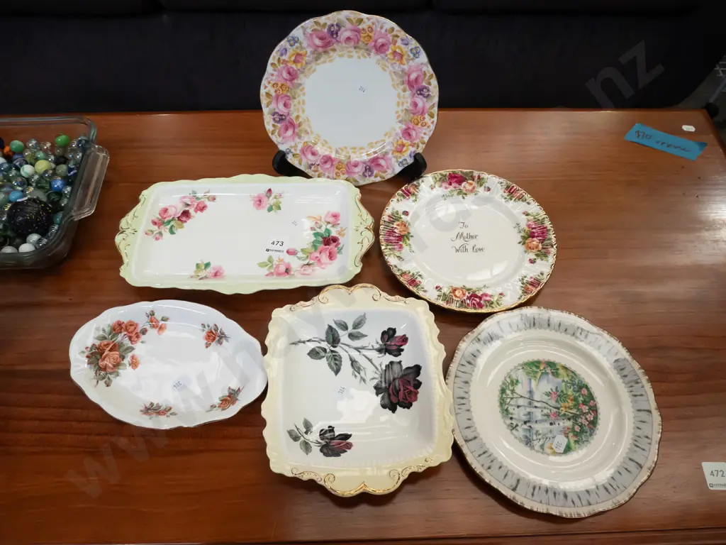 plates, bowls, sandwich tray Image 1++