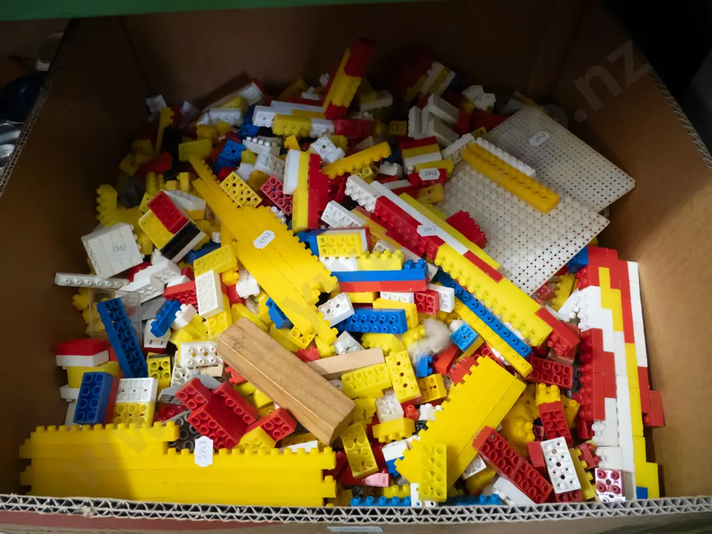 box of Toro building bricks Image 1++