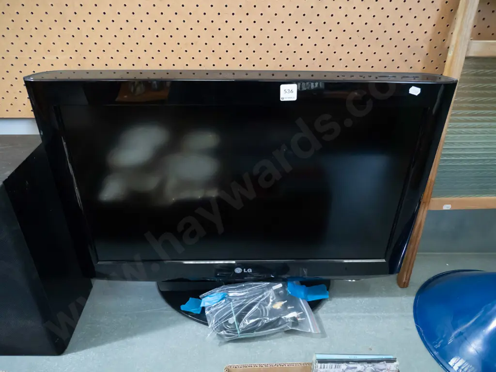 LG 26" TV Image 1++