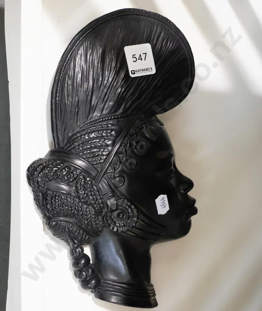 feamle wall mount silhouette Image 1++