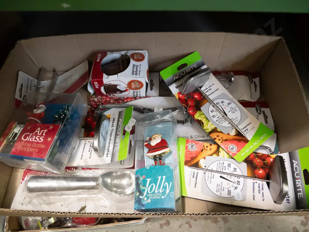 box; as-new meat thermometers, bottle stoppers, baking moulds etc Image 1++