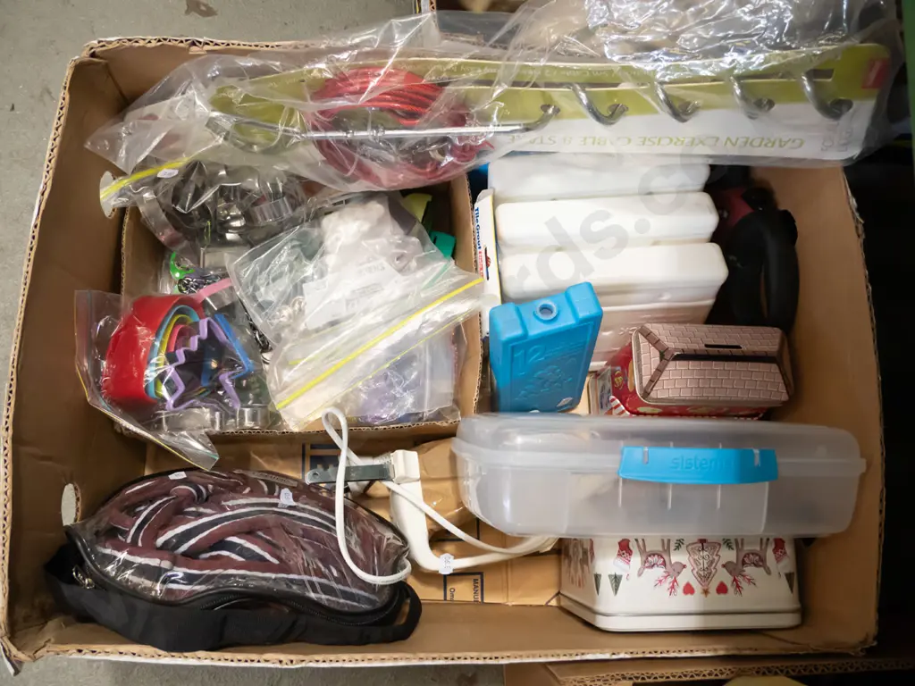 box; dog leads, cookie cutters, electric knives etc Image 1++